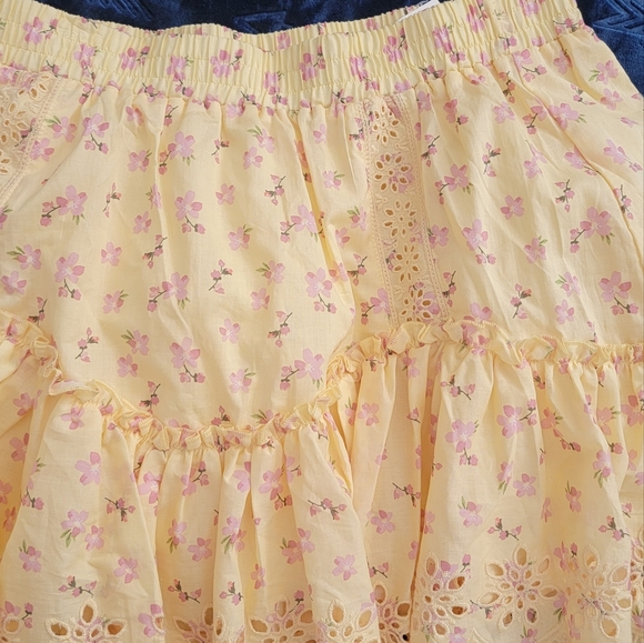 skirts - Picture 2 of 3